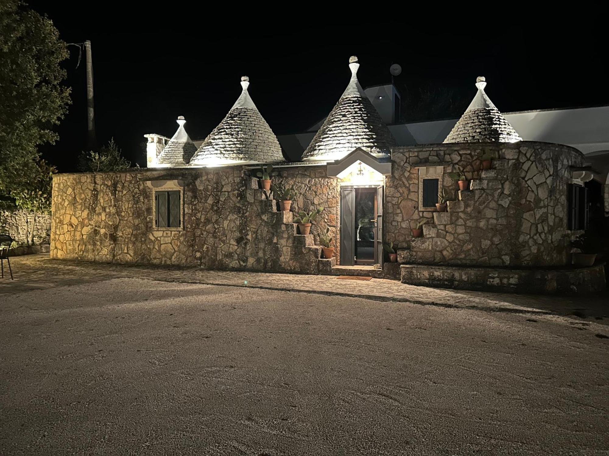 Trulli Santa Maria Odegitria Relais Guest House Ostuni Exterior photo