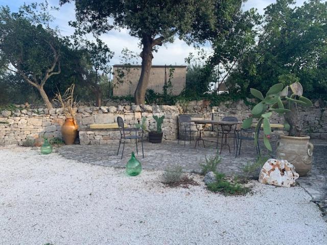 Trulli Santa Maria Odegitria Relais Guest House Ostuni Exterior photo
